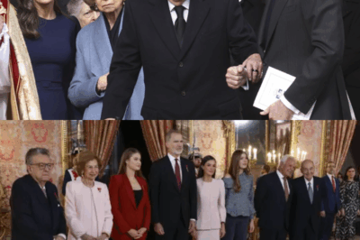 ¿Y si el reencuentro más inesperado de la monarquía estuviera ocurriendo… lejos de los focos? En el silencio solemne del Palacio de El Pardo, Juan Carlos I vuelve a sentarse a la mesa junto a Letizia, Felipe VI y toda la familia. Un almuerzo privado. Demasiados desencuentros pasados. Demasiadas preguntas sin responder. Ahora todos bajo el mismo techo… ¿arreglo histórico o tensión bajo la porcelana? La historia está servida.(hh)