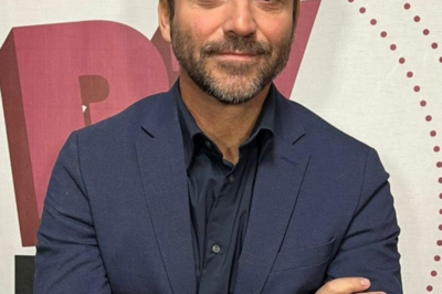 NEGRO DESPIDE EL AÑO ENTRE BULOS, PROPAGANDA Y HUMILLACIÓN PÚBLICA: DEL ‘PERIODISMO PATRIÓTICO’ AL SHOW DE IA FALLIDA, DE MAR-A-LAGO A LOS 1.000 ESPECTADORES, MIENTRAS SU PROGRAMA SE HUNDE ENTRE MENTIRAS RECICLADAS, ALIANZAS TÓXICAS Y UNA RED DE DESINFORMACIÓN QUE YA NI SU PROPIA AUDIENCIA TOMA EN SERIO.HH