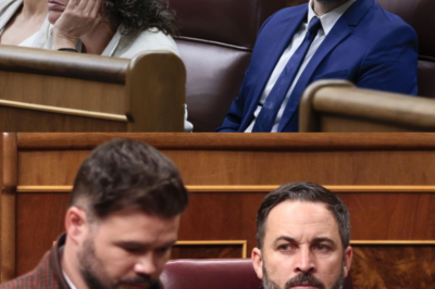 ¿El fin de una era? ¡Gabriel Rufián humilla a Feijóo y Abascal con una verdad que nadie se atrevió a decir en el Congreso! ¿Cómo es posible que un solo discurso haya desmantelado años de estrategia de la derecha y la ultraderecha en cuestión de minutos?  Las cámaras captaron cada gesto de incomodidad, cada mirada perdida y el silencio sepulcral de una oposición que no tuvo respuesta ante el vendaval de verdades de Rufián.