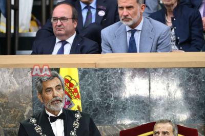 ¡ALERTA REAL! Lo que acaba de hacer el Rey Felipe VI ha dejado a toda España boquiabierta y los expertos temen que marque un antes y un después en su reinado. La acción, registrada en los últimos días, ha desatado un terremoto político y mediático, provocando especulaciones sobre su futuro como monarca. ¿Es una decisión estratégica, un error de cálculo o el inicio de su declive? Las redes sociales y los analistas no dejan de debatirlo. El Rey está en el centro de una tormenta que podría redefinir su papel en la historia de España.