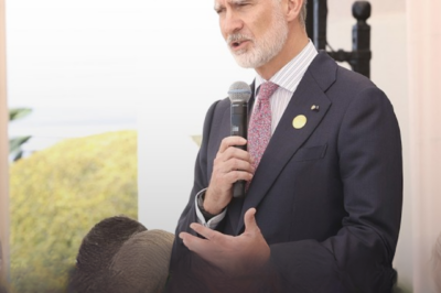 ¡MENSAJE QUE SACUDE LA CUMBRE! Felipe VI lanza una invitación inesperada a los líderes del mundo para “acompañarnos” en la próxima Cumbre Iberoamericana que se celebrará en Madrid, mientras crece la expectación sobre el papel que podría jugar España en un momento decisivo para la comunidad iberoamericana.HH