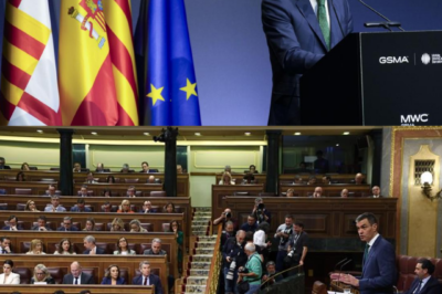 “La crisis en Oriente Próximo llega al Congreso… y Sánchez rompe el silencio.” Con la tensión creciendo en Oriente Próximo, Pedro Sánchez comparecerá ante el Congreso de los Diputados para explicar la posición del Gobierno. Antes del debate, el líder español ya trasladó su solidaridad al sultán de Omán y al emir de Qatar. Un movimiento diplomático que llega en un momento crítico… cuando cada palabra puede cambiar el tablero.(hh)