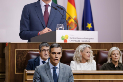 Sánchez arrasa con su reacción a la prohibición de Europa: la IA ya no podrá crear imágenes sexuales sin consentimiento. Aplausos, miedo y un enemigo sin rostro. ¿Quién pierde hoy?