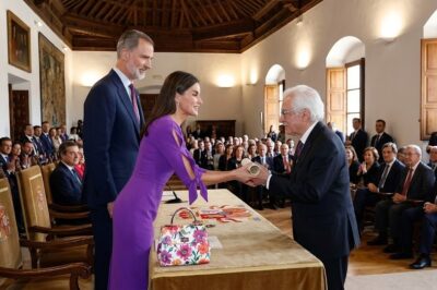 ¡Tensión en el Cervantes! Letizia despliega un calculado vestido reciclado y un enigmático bolso floral como armas secretas frente a Felipe. ¿Quién domina realmente la Corona en la sombra? -(hn)