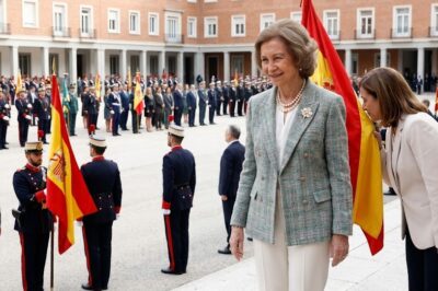 ¡Mensaje oculto en la Casa Real! La Reina Sofía abandona sus sagrados talismanes y se blinda con una fría armadura de poder. ¿A quién teme o a quién desafía? -(hn)