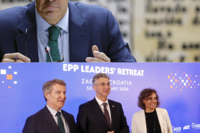 Facturas en la sombra. Silencio en el Senado. El PSOE se niega a entregar al Senado las facturas de José Luis Ábalos, Koldo García y Santos Cerdán, escudándose en que son “confidenciales”. El Partido Popular había reclamado toda la documentación de gastos entre 2017 y 2024. La negativa se extiende también a cualquier dato sobre Bancal de Rosas. Preguntas sin respuesta. Y un pulso político que sube de nivel.(hh)